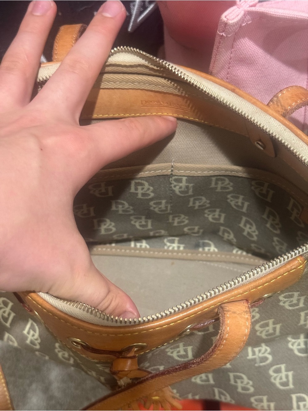 Vintage Dooney and Bourke USED tote bag - Picture 12 of 16